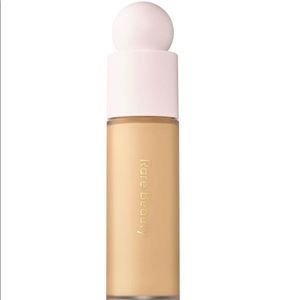 Rare Beauty
Liquid Touch Weightless Foundation